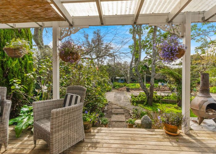  at 32 Ferry Parade, Herald Island, Auckland