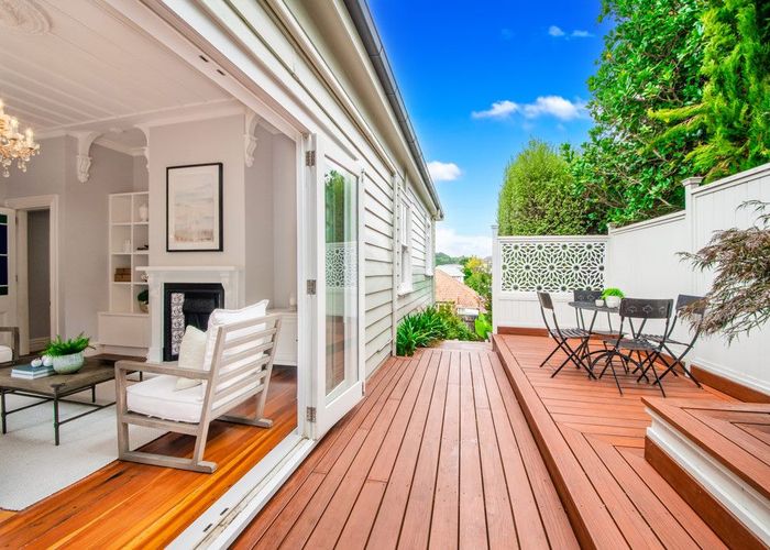  at 5A Mons avenue, Mount Roskill, Auckland