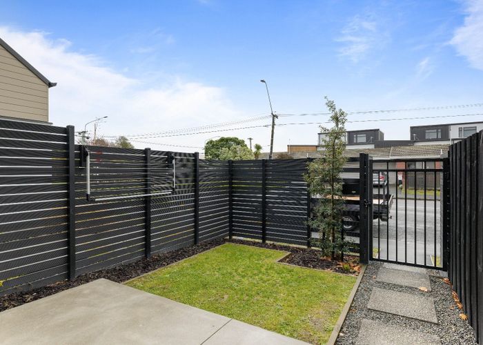  at 2/104 Ruskin Street, Addington, Christchurch City, Canterbury