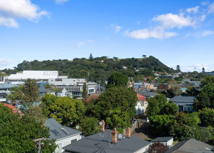 at 30/3 Akiraho Street, Mount Eden, Auckland City, Auckland