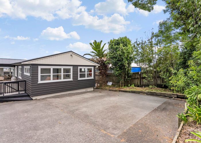  at 559 Glenfield Road, Glenfield, North Shore City, Auckland
