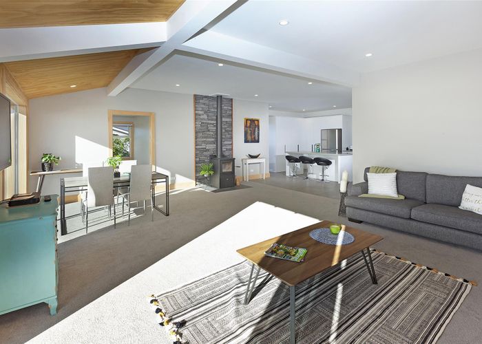  at 32 The Brae, Mount Pleasant, Christchurch