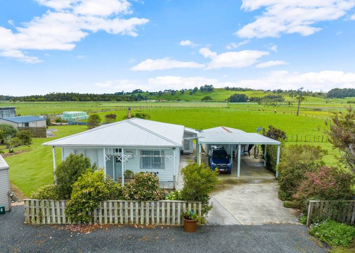  at 1/116 Beach Road, Castor Bay, Auckland