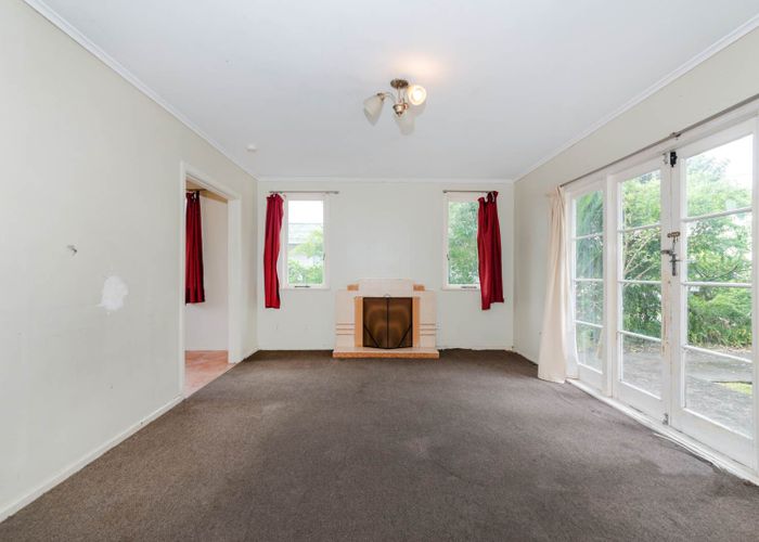  at 90 Swanson Road, Henderson, Auckland