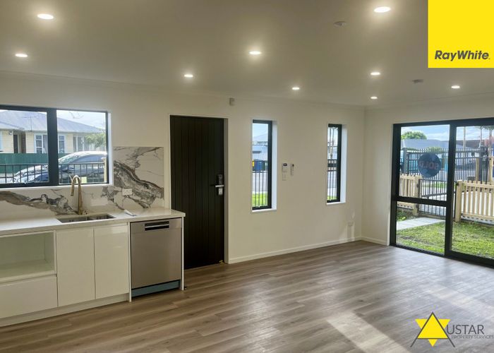  at 12/100 Seymour Road, Sunnyvale, Waitakere City, Auckland