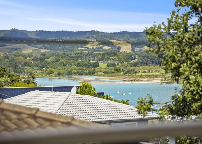  at 109 Sandspit Road, Shelly Park, Manukau City, Auckland