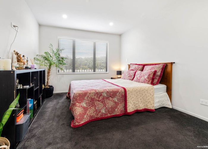  at 11 Tahuna Minhinnick Drive, Glenbrook, Glenbrook