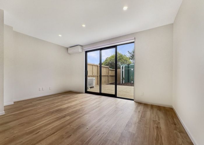  at 19D Pavola Grove, Glenfield, North Shore City, Auckland