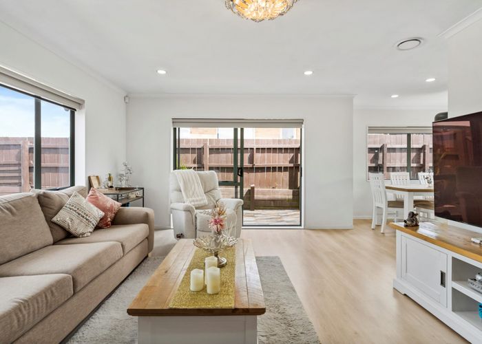  at 27 Bellville Drive, Clendon Park, Auckland