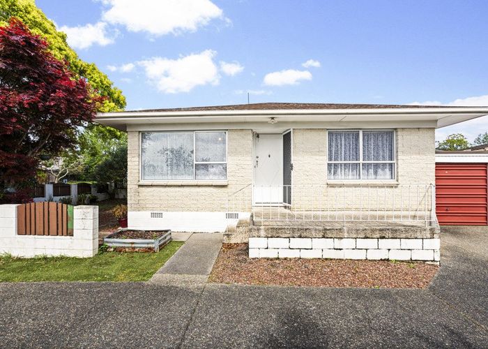  at 1/12 Tanoa Place, Glendene, Waitakere City, Auckland