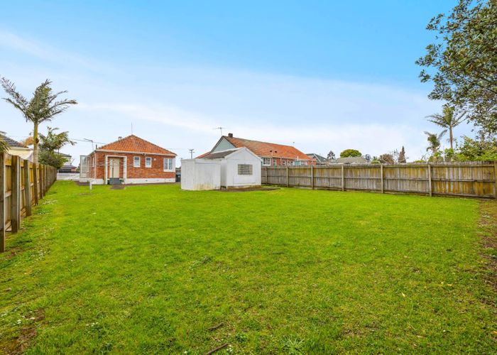  at 62 Parkinson Avenue, Mount Roskill, Auckland City, Auckland