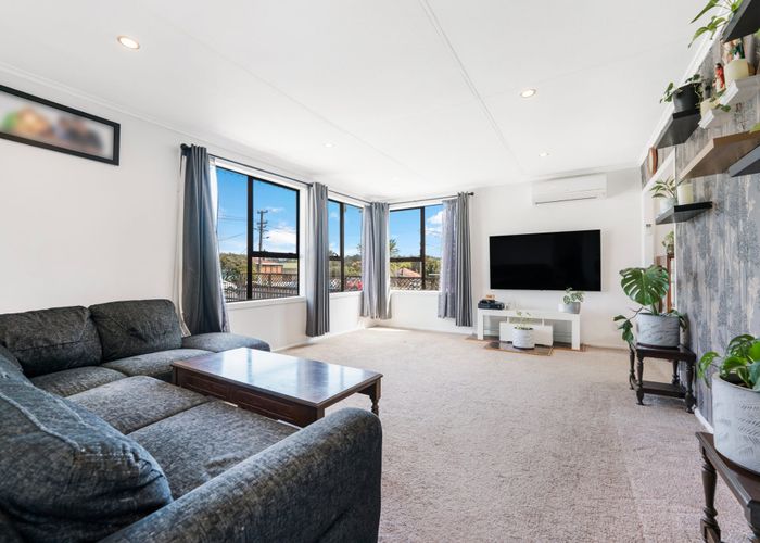  at 9 Garelja Road, Henderson, Waitakere City, Auckland