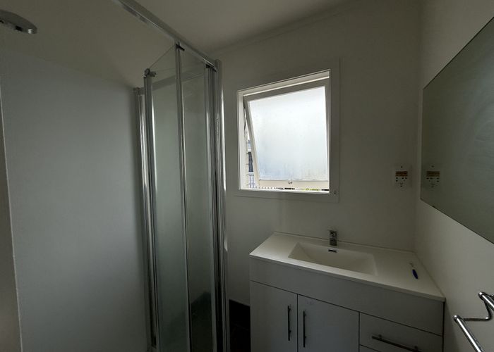  at 1/12 Meadway, Sunnyhills, Manukau City, Auckland