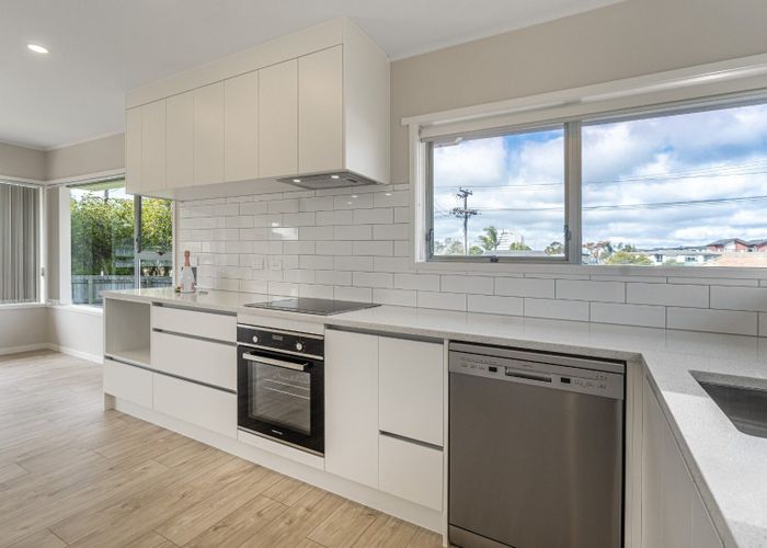  at 1/27 Nile Road, Milford, Auckland