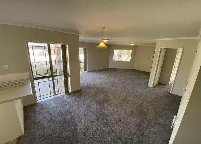  at 8 Farmdale Court, Flat Bush, Manukau City, Auckland