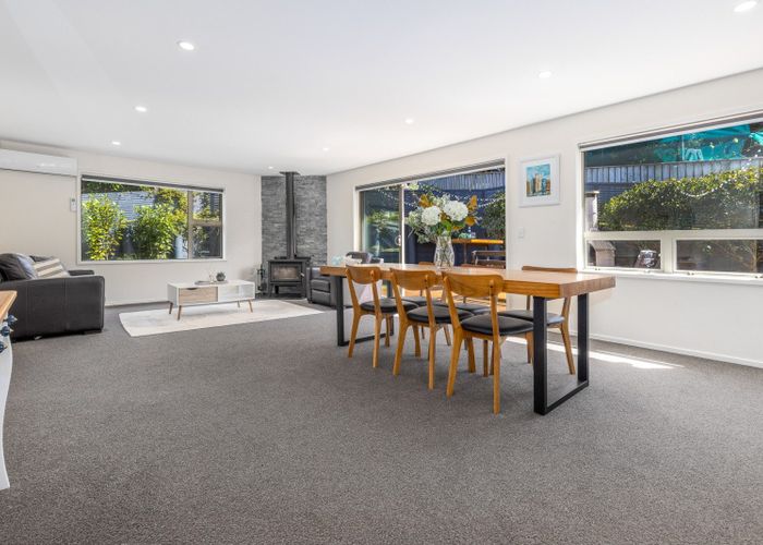  at 8 Kaweka Close, Aotea, Porirua, Wellington