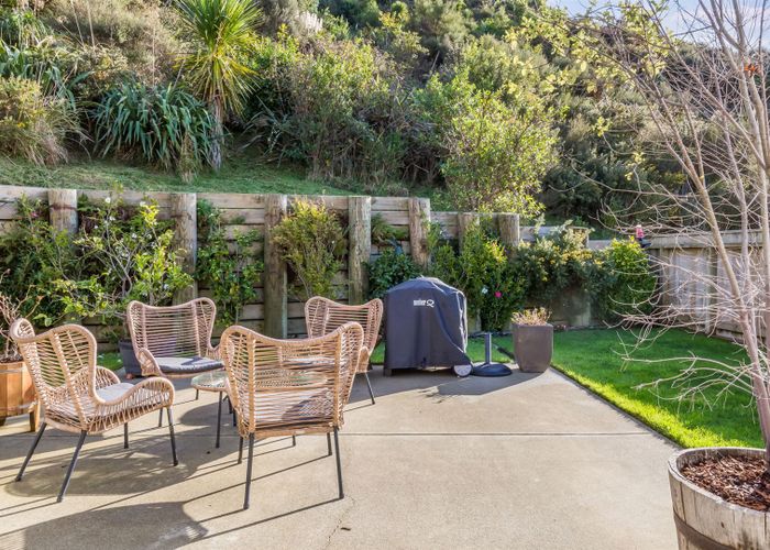  at 14 Moonraker Place, Whitby, Porirua