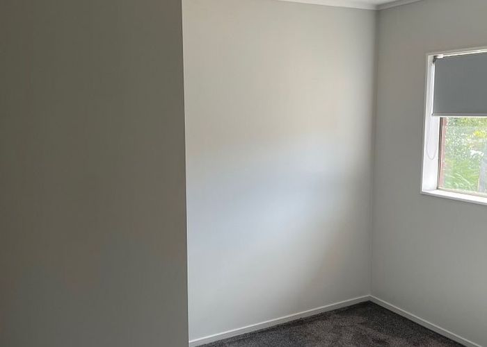  at 2/13 Estelle Place, Farm Cove, Manukau City, Auckland