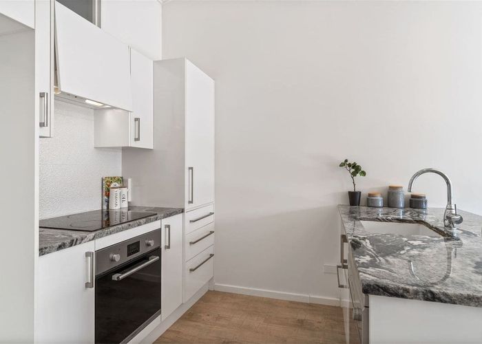  at 2/32 Abberley Crescent, St. Albans, Christchurch City, Canterbury