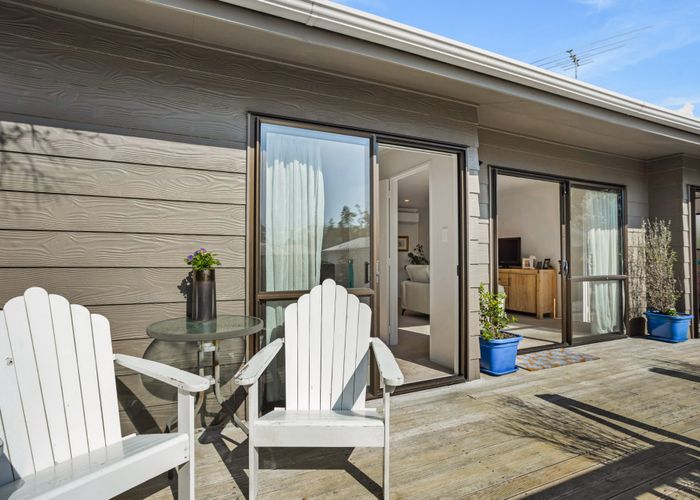  at 2/68 Routley Drive, Glen Eden, Auckland
