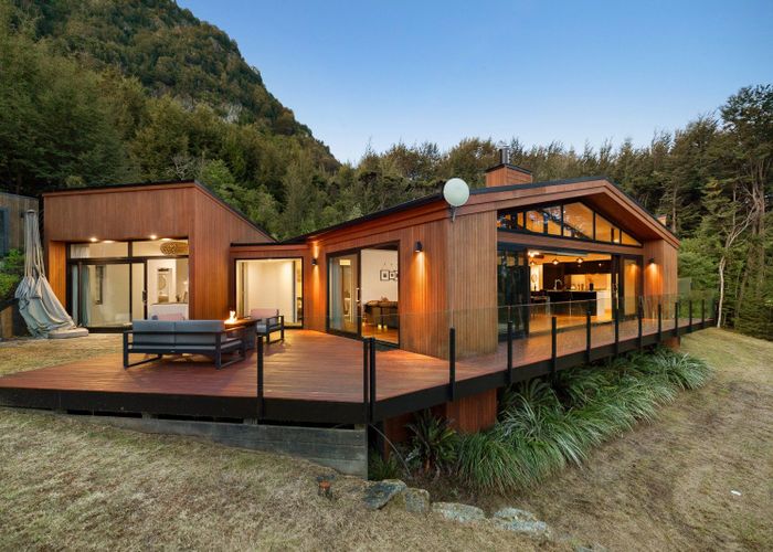  at 18 Falcon Heights, Mount Creighton, QUEENSTOWN