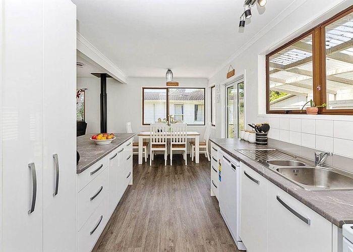  at 4 Capricorn Place, Glen Eden, Waitakere City, Auckland