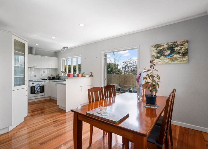  at 1/1 Gloria Avenue, Te Atatu Peninsula, Waitakere City, Auckland