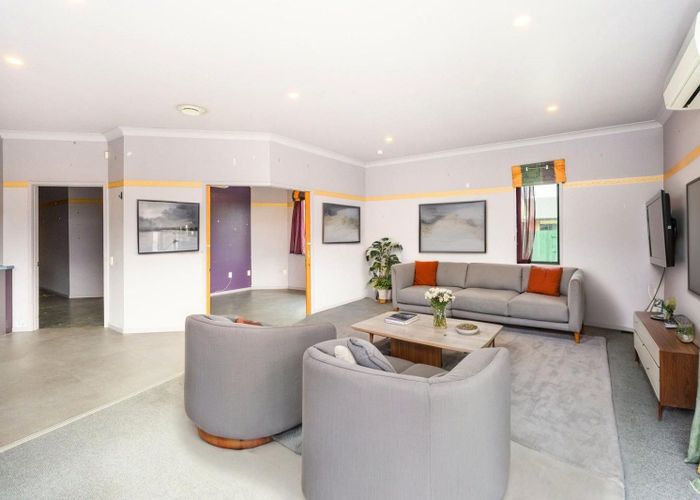  at 8 Fernlea Avenue, Kelvin Grove, Palmerston North, Manawatu / Whanganui