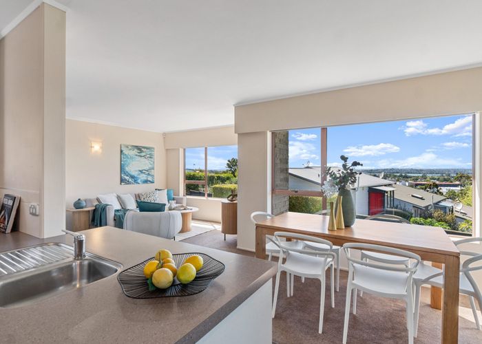  at 2/4 Cotton Street, St Johns, Auckland