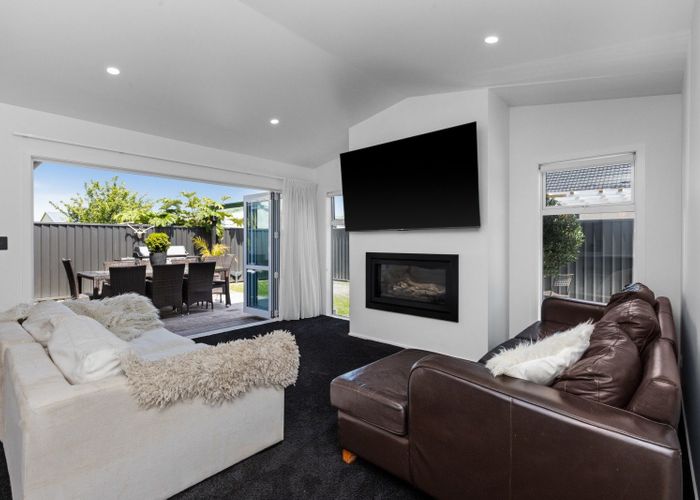  at 1417 Woodstock Avenue, Mayfair, Hastings
