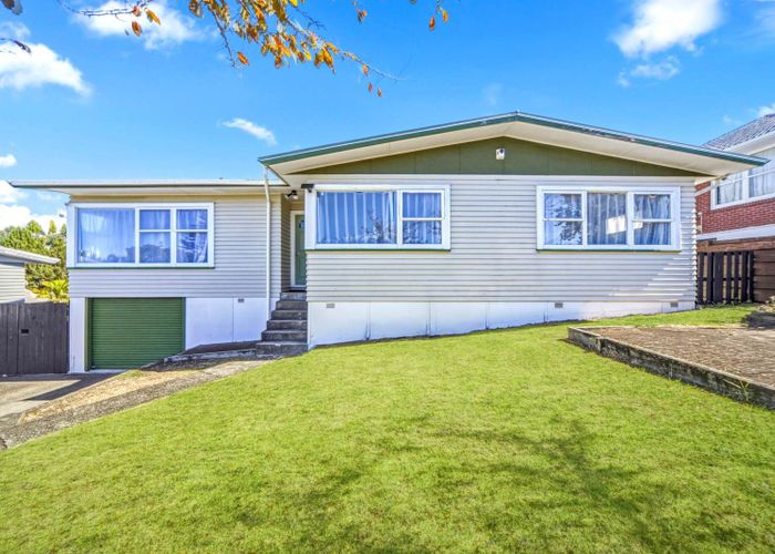  at 3 Halberg Street, Glenfield, North Shore City, Auckland