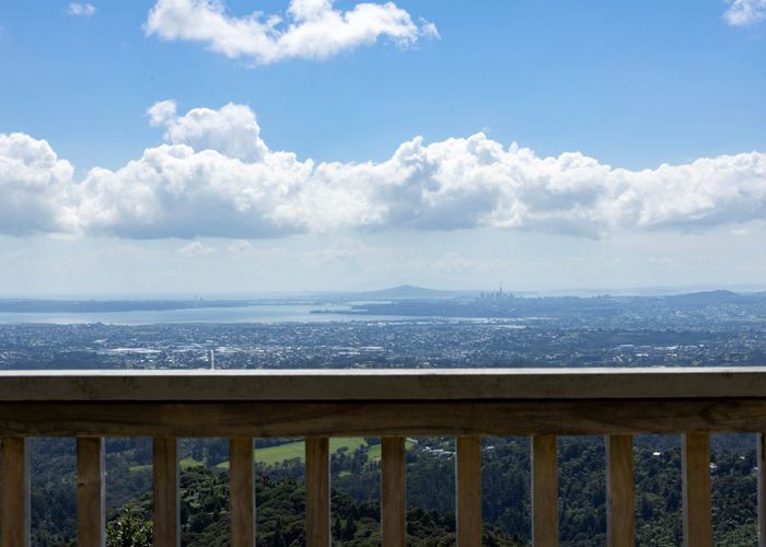  at 5 Brabant Road, Waiatarua, Waitakere City, Auckland