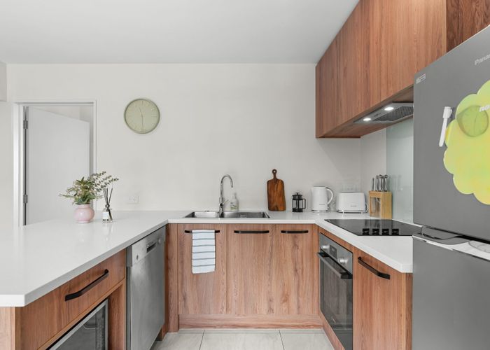  at 2/294 Hereford Street, City Centre, Christchurch City, Canterbury