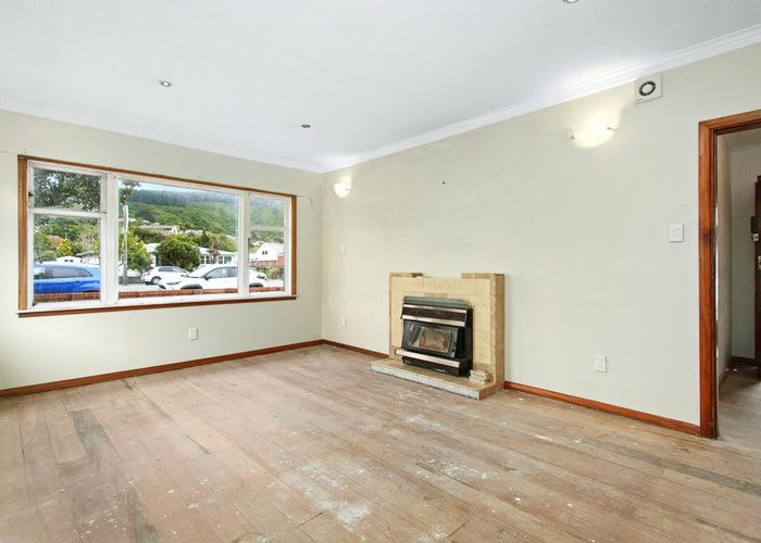  at 142 Main Road, Tawa, Wellington
