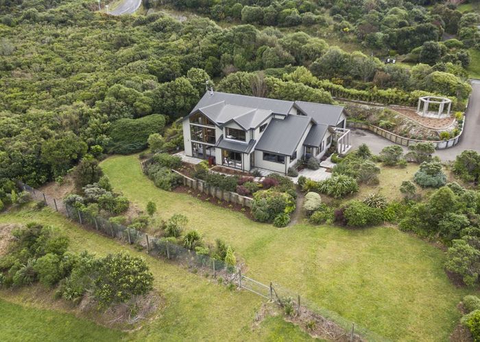  at 122 Black Rock Road, Newlands, Wellington