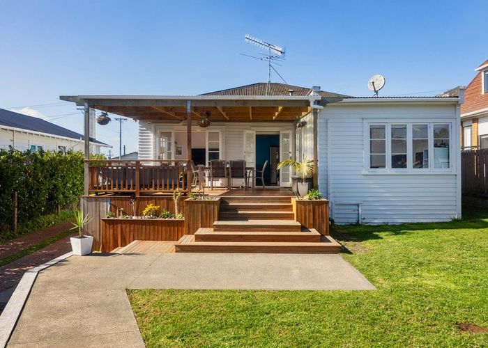  at 5 Euston Road, Sandringham, Auckland