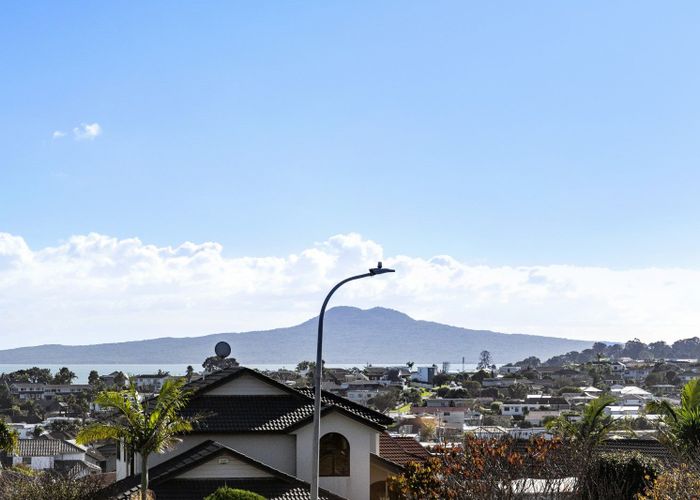  at 23 Gillard Place, Eastern Beach, Auckland