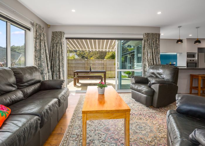  at 44 Banks Boulevard, Whitby, Porirua