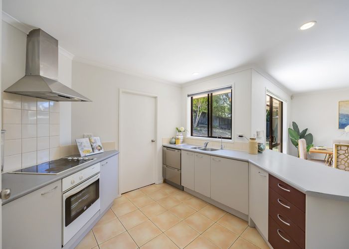  at 13 Rising Parade, Fairview Heights, Auckland