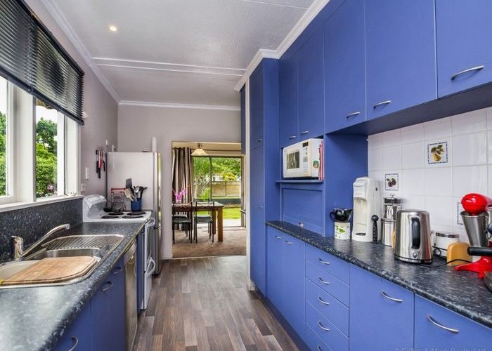  at 9 Hall Grove, Ebdentown, Upper Hutt