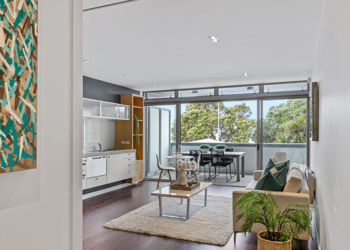  at 2/6 Beach Front Lane, Browns Bay, North Shore City, Auckland