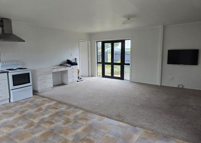  at 42A Rutherford Drive, Waikanae Beach, Kapiti Coast, Wellington