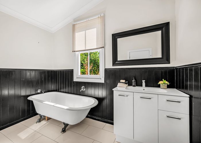  at 702 Avenue Road West, Saint Leonards, Hastings, Hawke's Bay