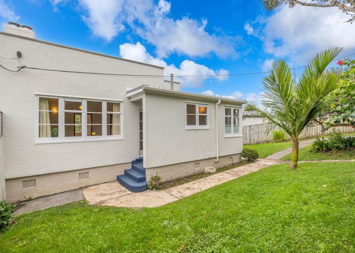  at 57 Old Lake Road, Narrow Neck, Auckland