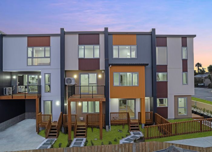  at 4/8 Reeves Avenue, Papatoetoe, Manukau City, Auckland