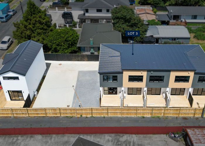  at 8 Daniel Avenue, Mangere East, Manukau City, Auckland