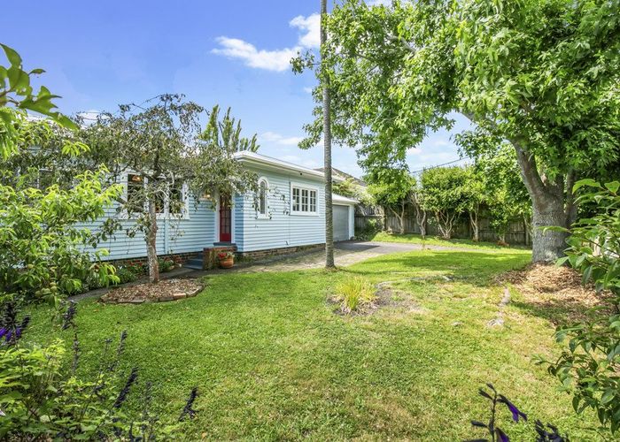  at 116 Rosier Road, Glen Eden, Auckland