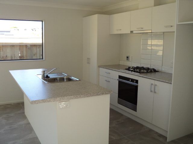  at 32 Moonsail Drive, Whitby, Porirua