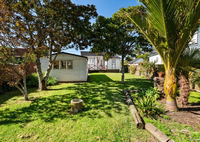  at 14 Sulphur Beach Road, Northcote Point, Auckland