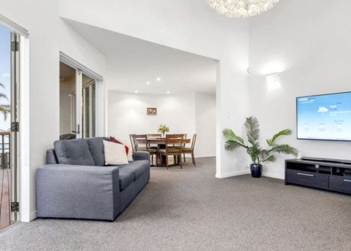  at 18 Marina View Drive, West Harbour, Auckland